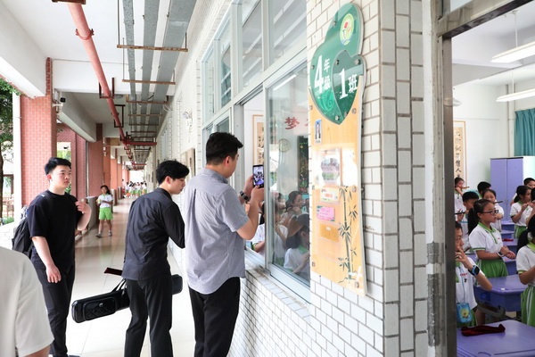 弘揚(yáng)傳統(tǒng)文化，加強(qiáng)合作交流