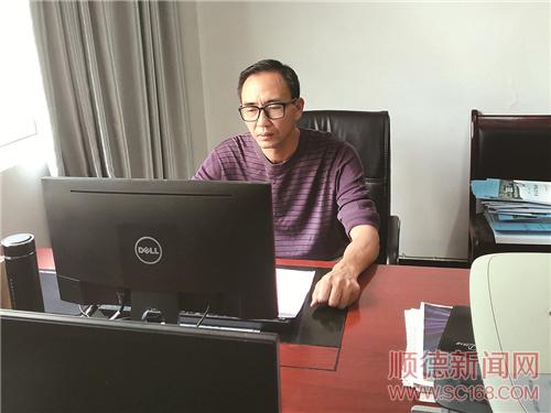 支教老師:心系教改 長假無休