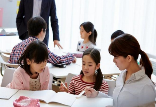 10月1日起將取消“周中課”，家長各執(zhí)己見，有人歡喜有人愁