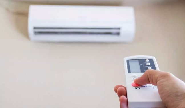 教室吹空調(diào)收取費用，每人每天三元引發(fā)家長爭議，教師直言素質(zhì)差