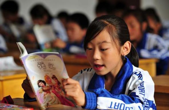 小學(xué)語(yǔ)文課本封面上“媽媽”變丑了？官方辟謠，與二胎變?nèi)o(wú)關(guān)