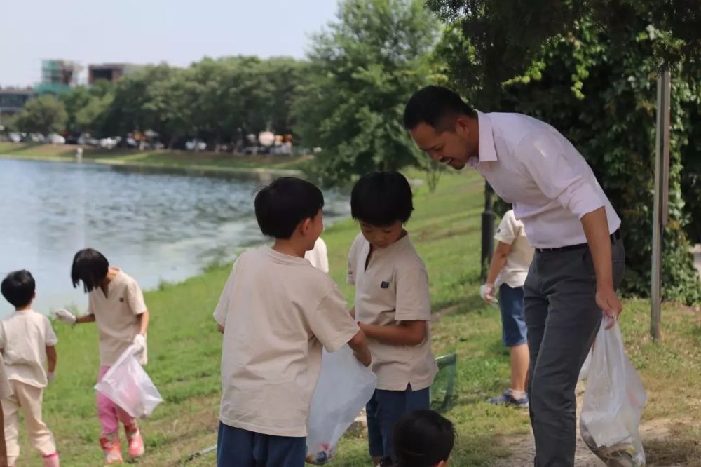 真敢想，竟有家長要求老師負責送孩子回家，學校是“無限責任公司”？