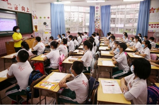 教師職稱評定“新標準”，老教師迎來好消息，職教年齡成關鍵