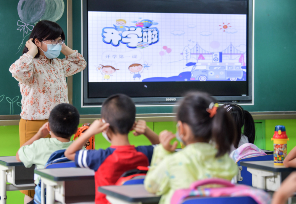 一二年級(jí)不考試也沒(méi)作業(yè)，讓一線(xiàn)教師難適應(yīng)：以后成績(jī)差誰(shuí)負(fù)責(zé)？