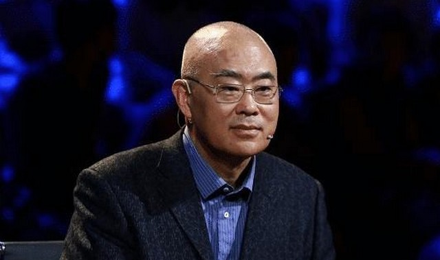 鄭淵潔“怒批”語文教材誤人子弟，引起家長共鳴：內(nèi)容經(jīng)不起推敲