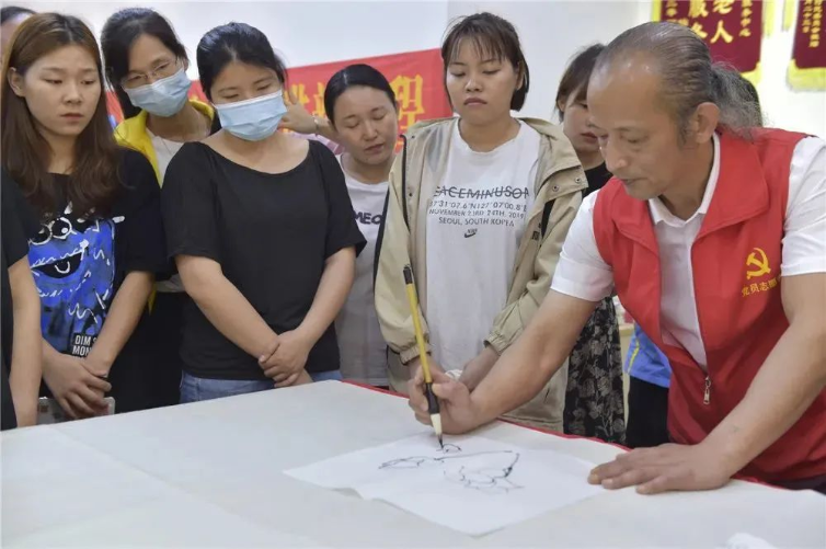 20210407板芙鎮(zhèn)女職工享免費(fèi)國(guó)畫培訓(xùn) 主題創(chuàng)作獻(xiàn)禮建黨100周年(1)02.jpg
