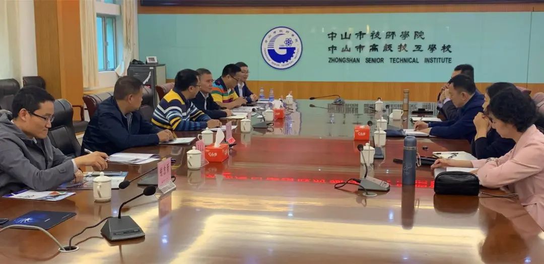 2021-3-9港口鎮(zhèn)積極推進校企合作.jpg