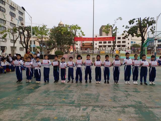 調(diào)整大小 FBF4CB3503AB8E5E489C70E8DF4CE498.jpg