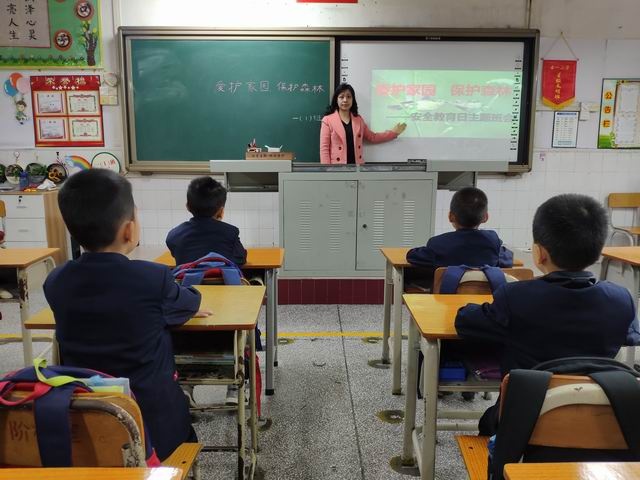 調(diào)整大小 24B690A4EBBE7F69FEE50D99D30D049B.jpg