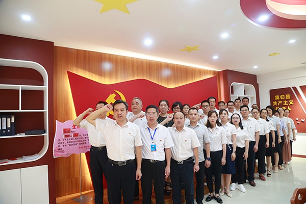 過(guò)“政治生日”，喚“入黨初心”