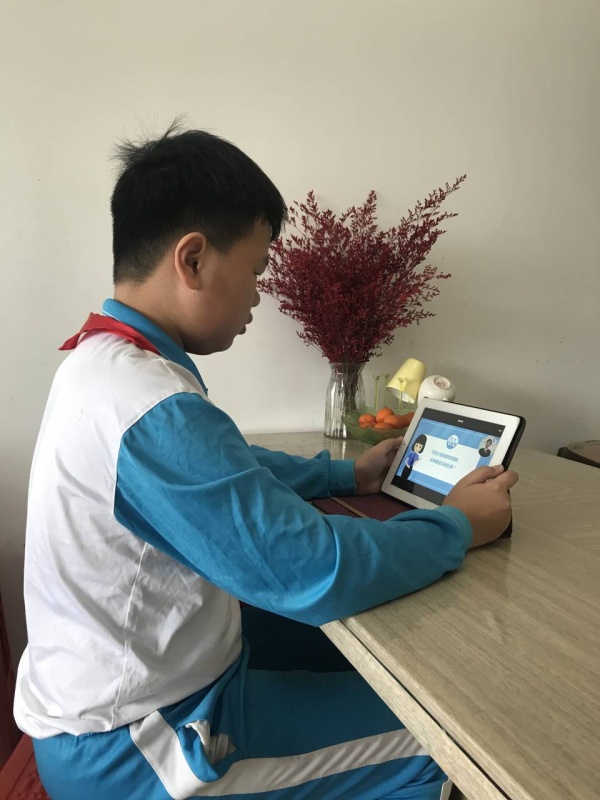 陽光雍小：雍陌小學(xué)開展“依法抗疫，人人有責(zé)“普法教育