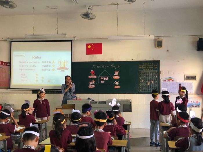 團(tuán)隊(duì)共教研，合作促發(fā)展