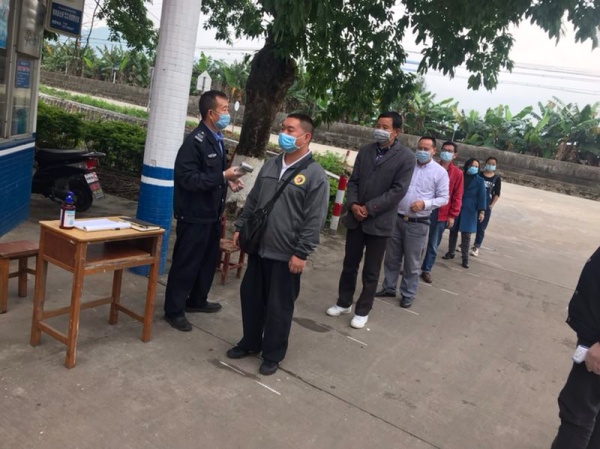 神灣神舟學(xué)校2020年春季學(xué)期開學(xué)防控應(yīng)急演練 (7).JPG