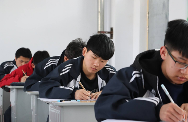 高考中，為什么要提前5分鐘發(fā)試卷？其中的深意你知道嗎