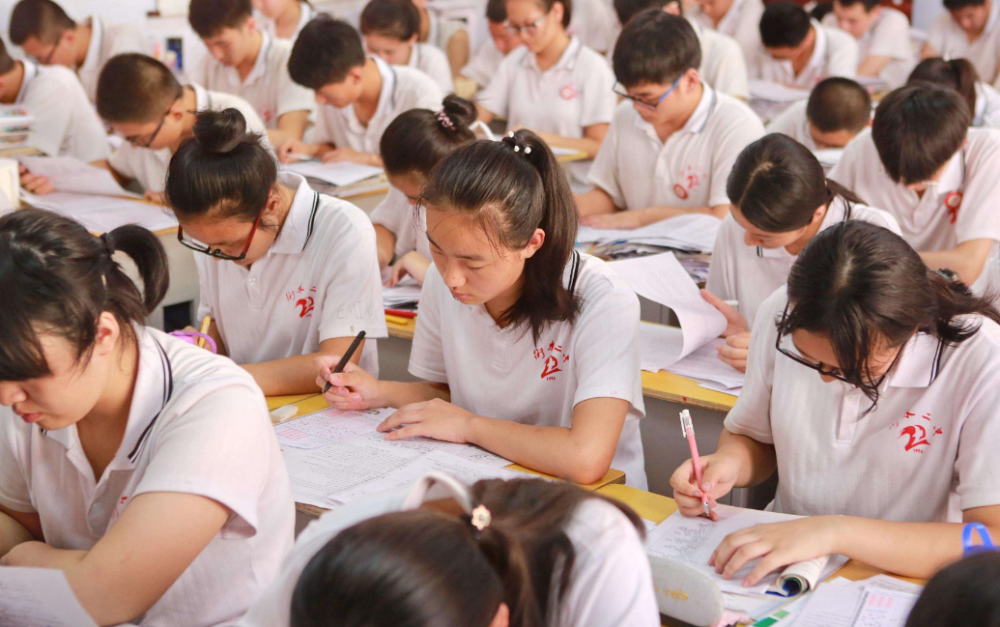 高考459分的“尷尬”，高不成低不就，學(xué)生報考成為大難題