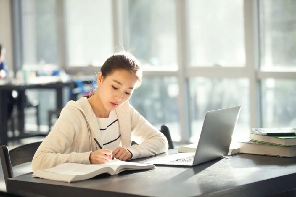 【自考】自考成績(jī)什么時(shí)候公布？怎么查詢？