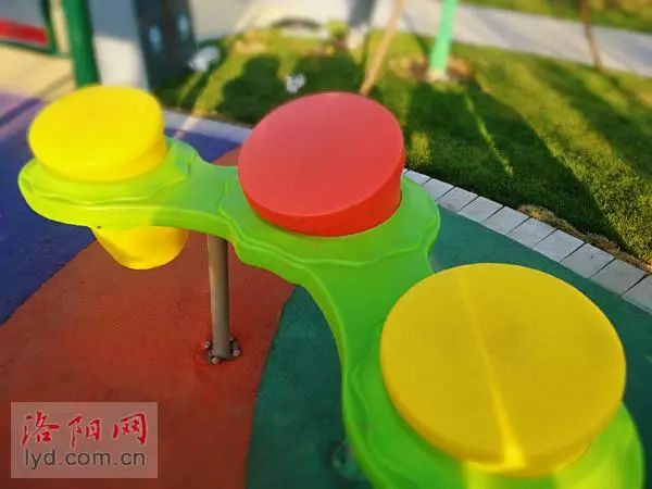 體育公園器材區(qū) 體育公園器材區(qū)