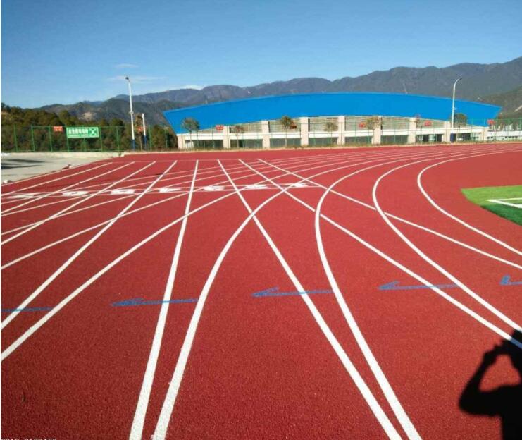 籃球場(chǎng)用<a href=http://www.anhaohn.com target=_blank class=infotextkey>塑膠跑道</a>，與時(shí)俱進(jìn)