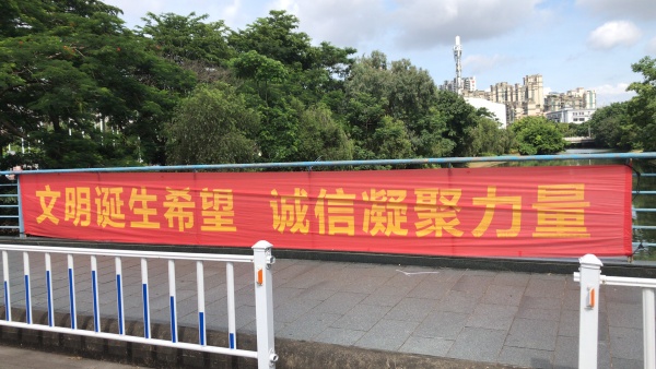 <a href=http://www.anhaohn.com target=_blank class=infotextkey>健身</a>廣場3.jpg