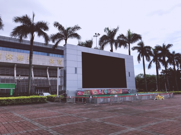 <a href=http://www.anhaohn.com target=_blank class=infotextkey>健身</a>廣場(chǎng)2.jpg