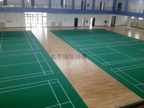 學校體操館木地板