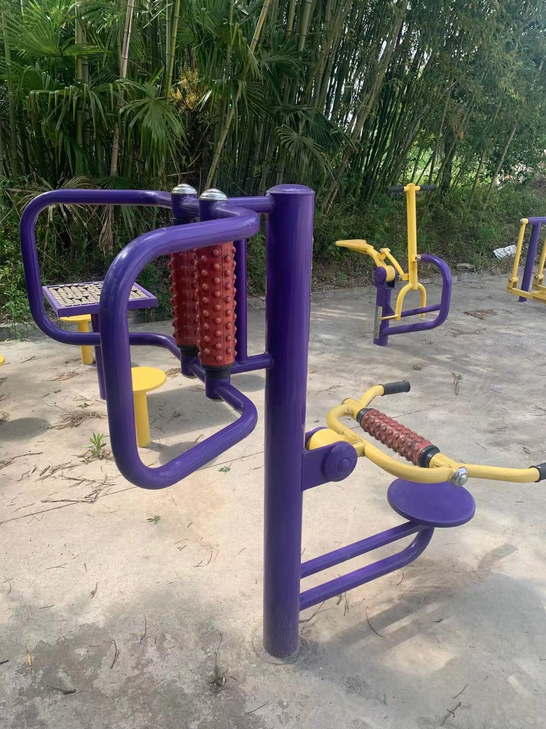 腰背按摩器 腰背按摩器