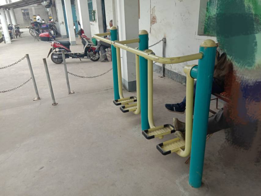 雙位太空漫步機