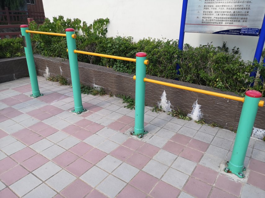 多聯(lián)壓腿架