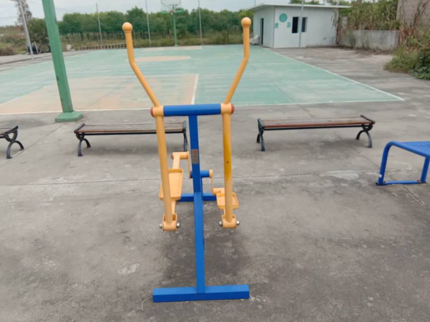 室外橢圓機(jī) 室外橢圓機(jī)