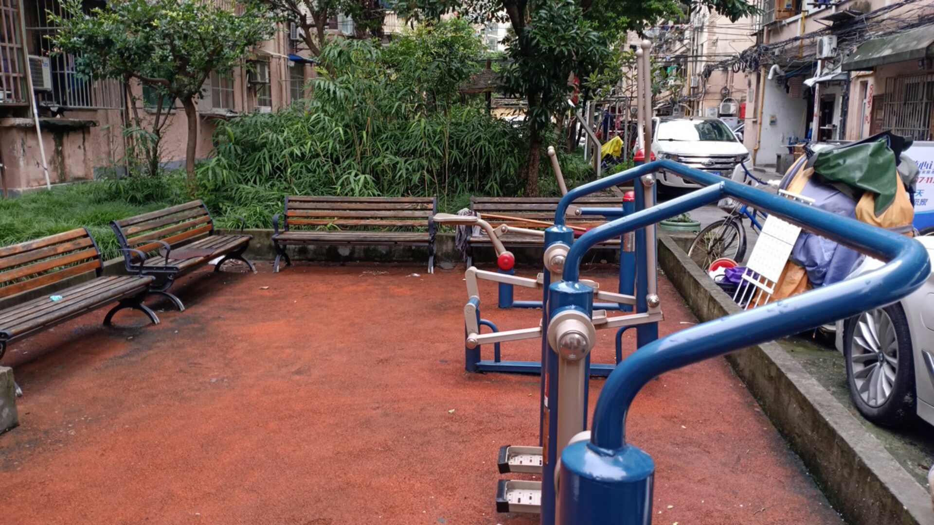 正紅里健身苑點(diǎn)（7號(hào)門(mén)前）