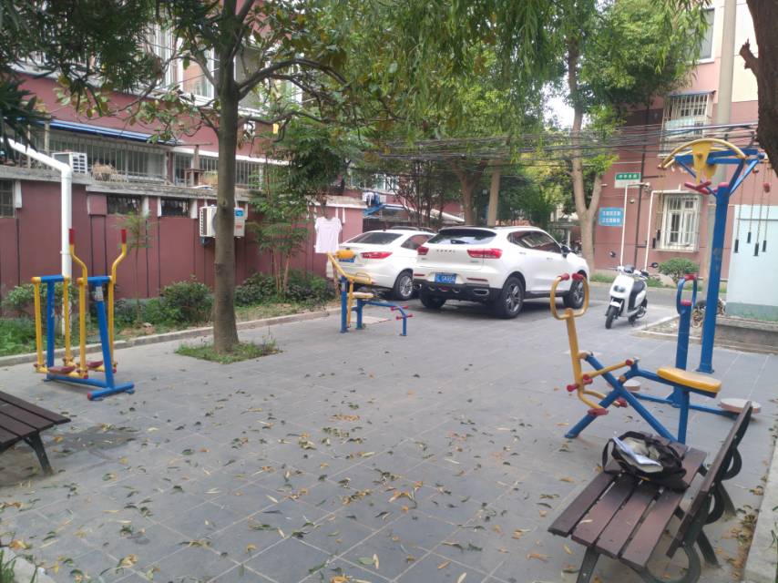 華美路居委健身點(diǎn)C