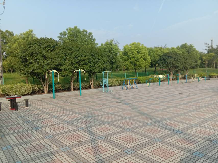 倉新小區(qū)南區(qū)市民健身點(diǎn)