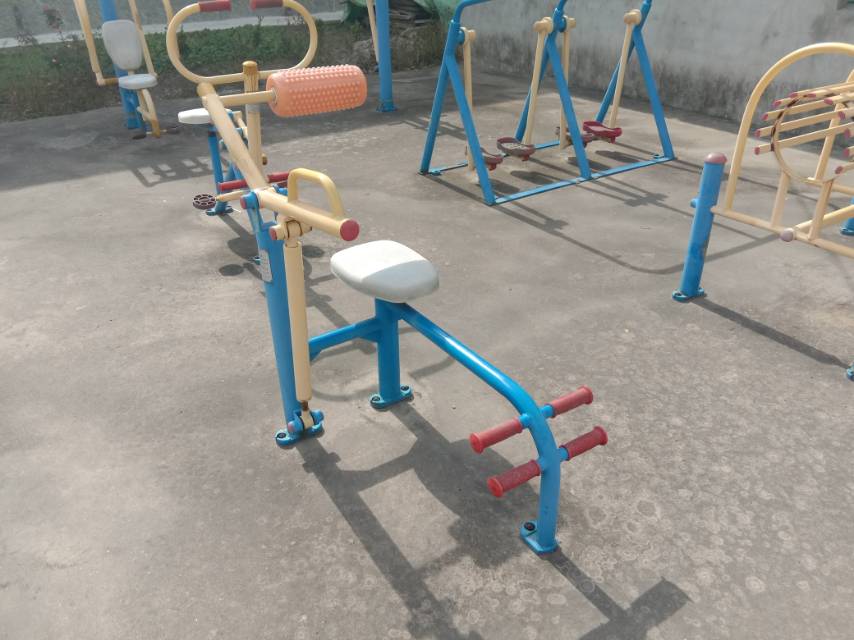 腹背鍛煉器 腹背鍛煉器