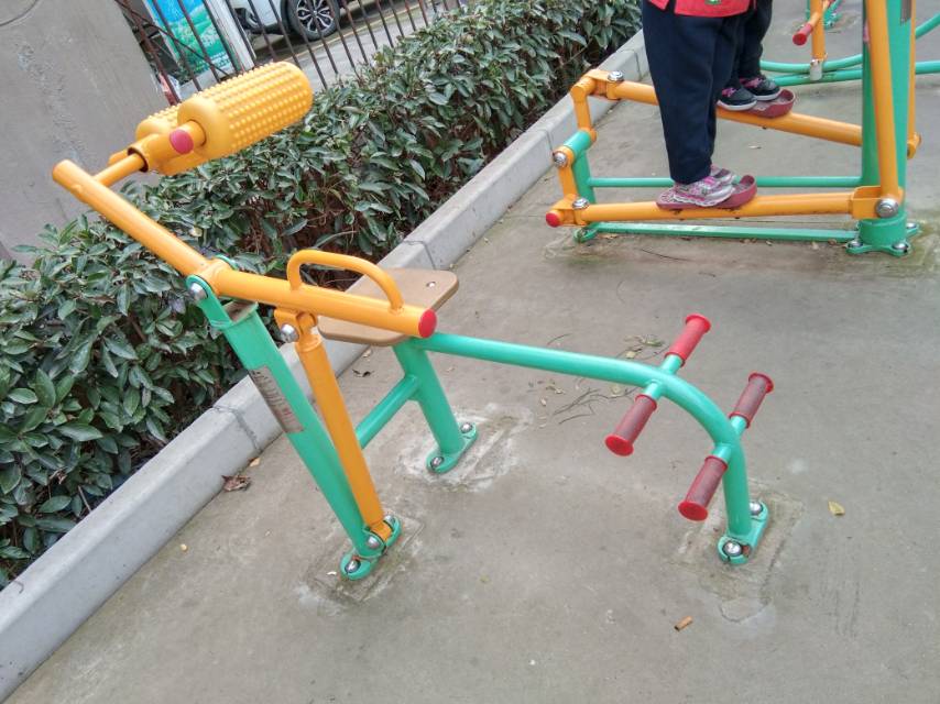 腹背鍛煉器 腹背鍛煉器