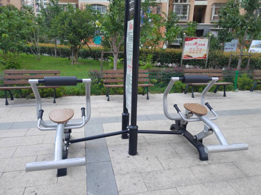 自重式背部訓(xùn)練器