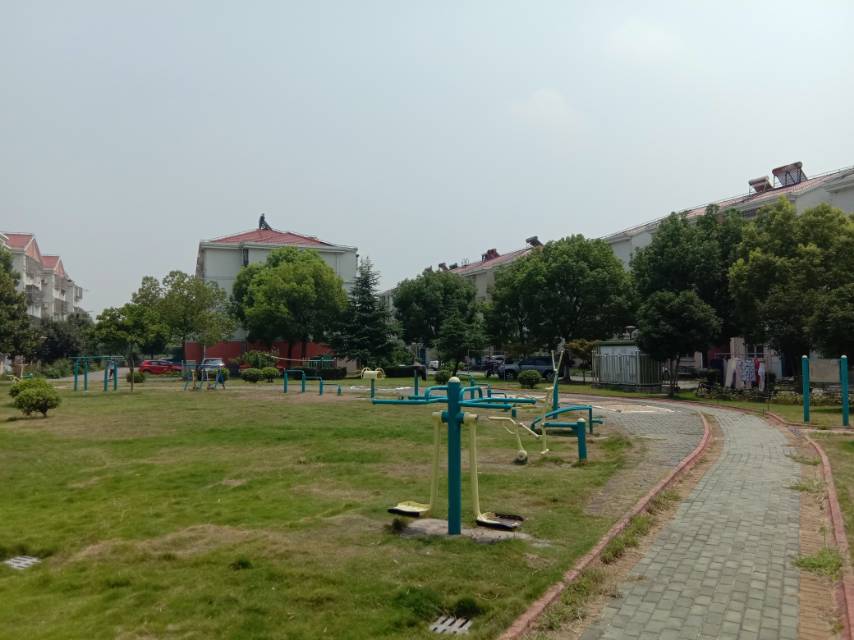 立新路80弄15號(hào)東側(cè)市民健身點(diǎn)