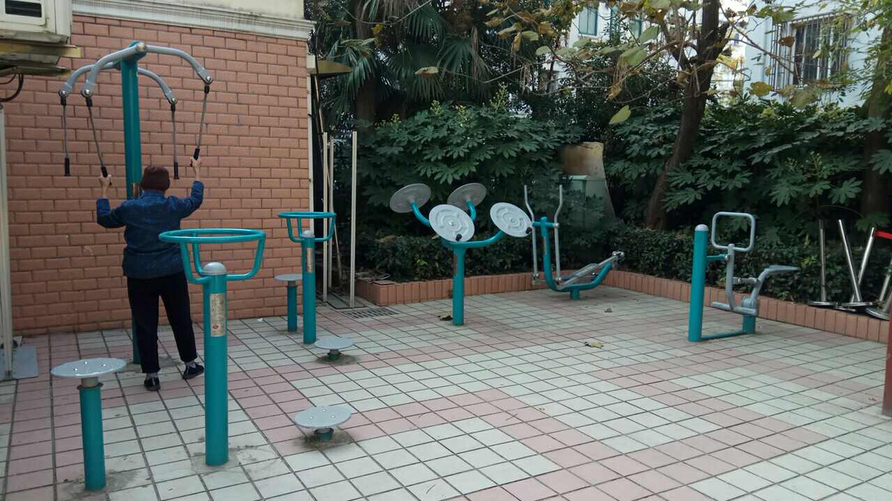 久齡家園活動(dòng)室市民益智健身點(diǎn)