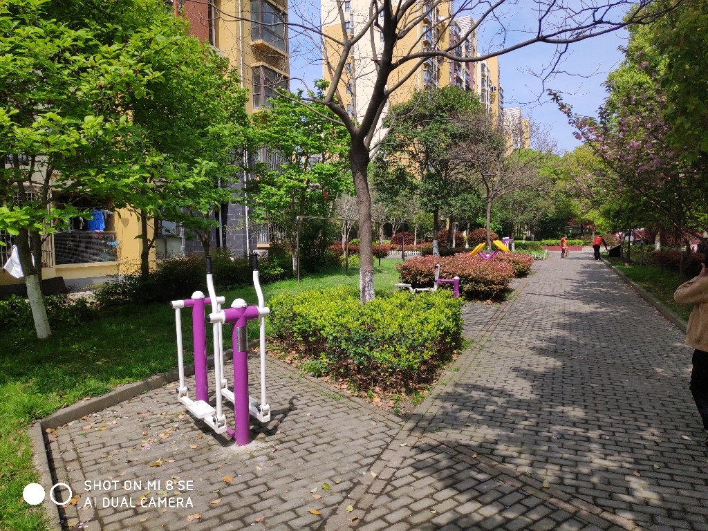 閔行區(qū)華漕鎮(zhèn)虹韻居委市民益智健身點