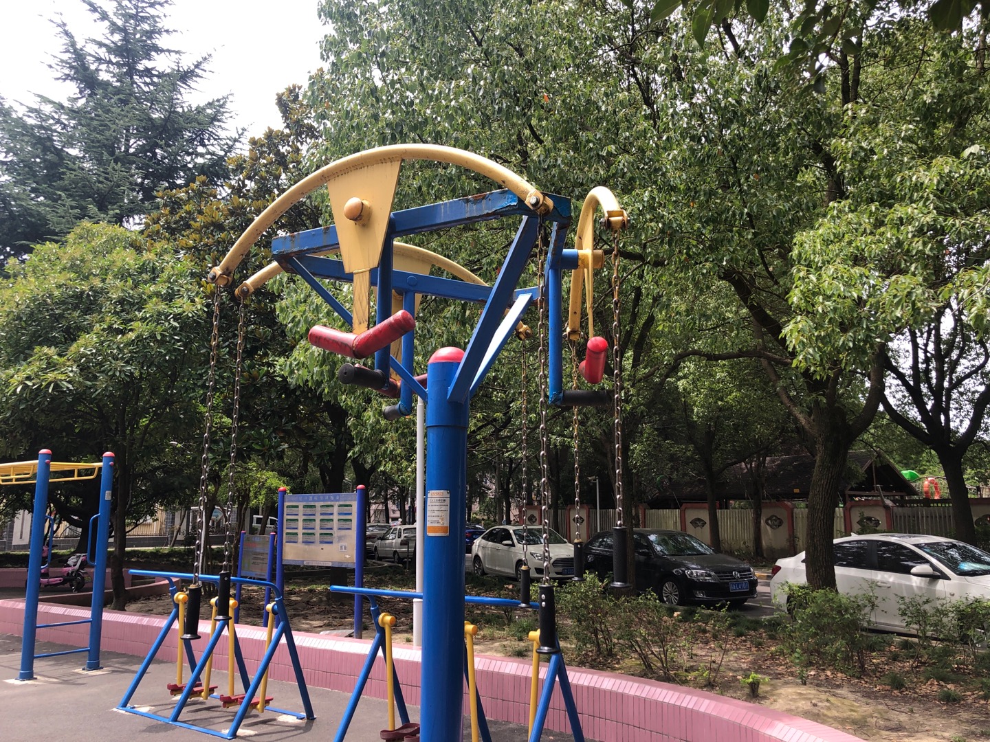 三人上肢牽引器