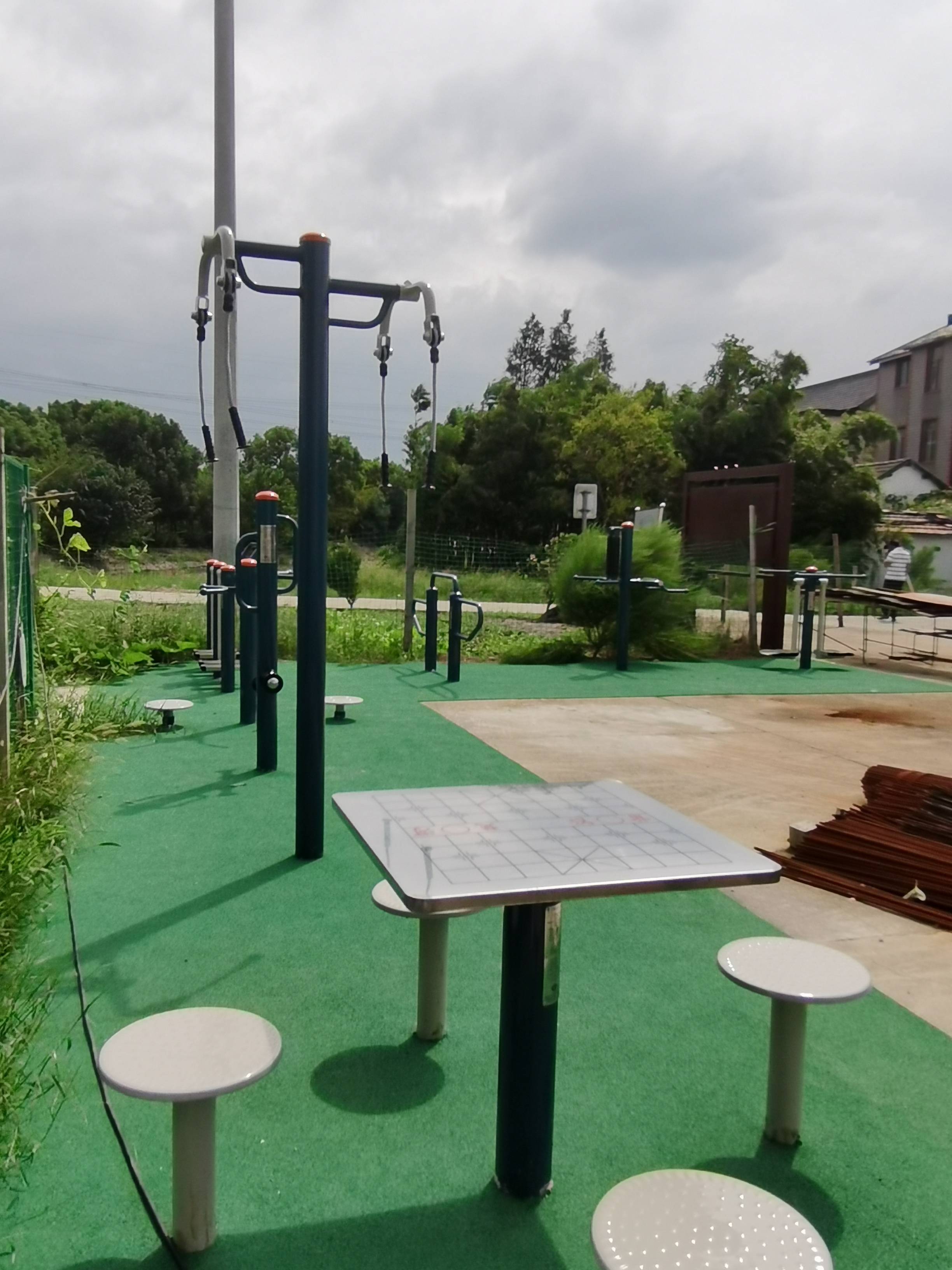 重固鎮(zhèn)中新村健身苑點