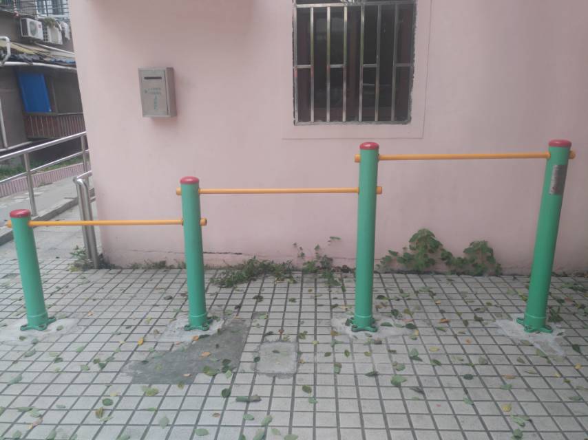 多聯(lián)壓腿架