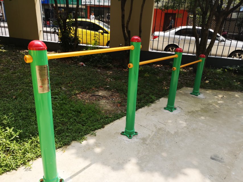 多聯(lián)壓腿架