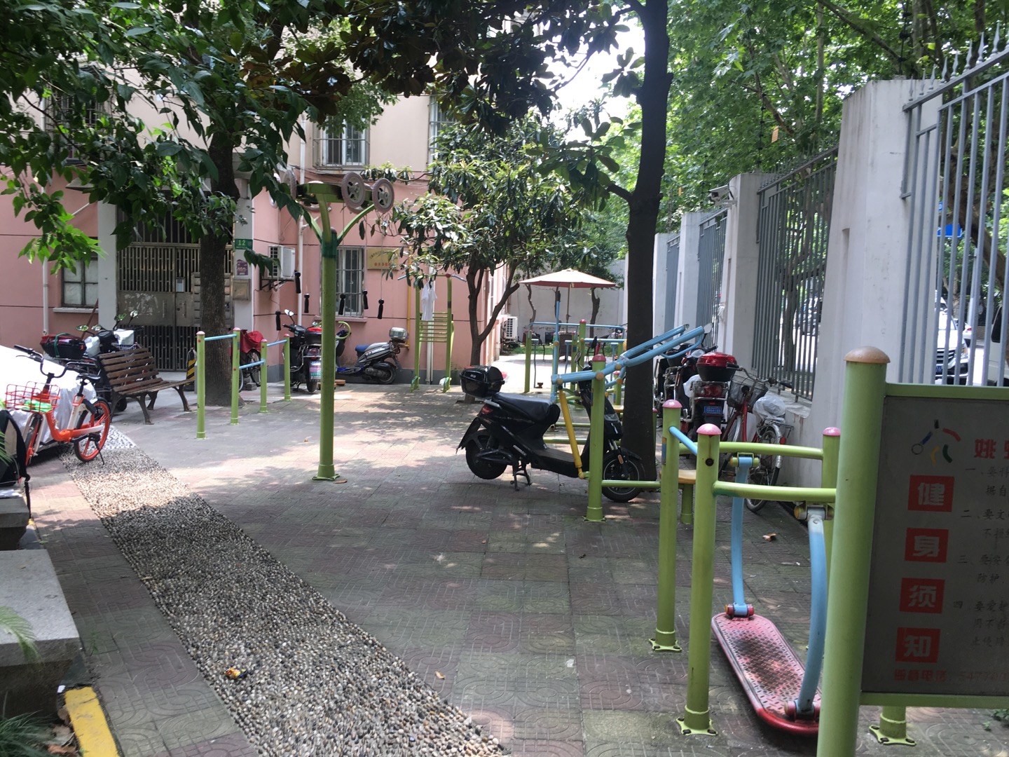 古北虹苑居委 姚虹路298弄小區(qū)點(diǎn)