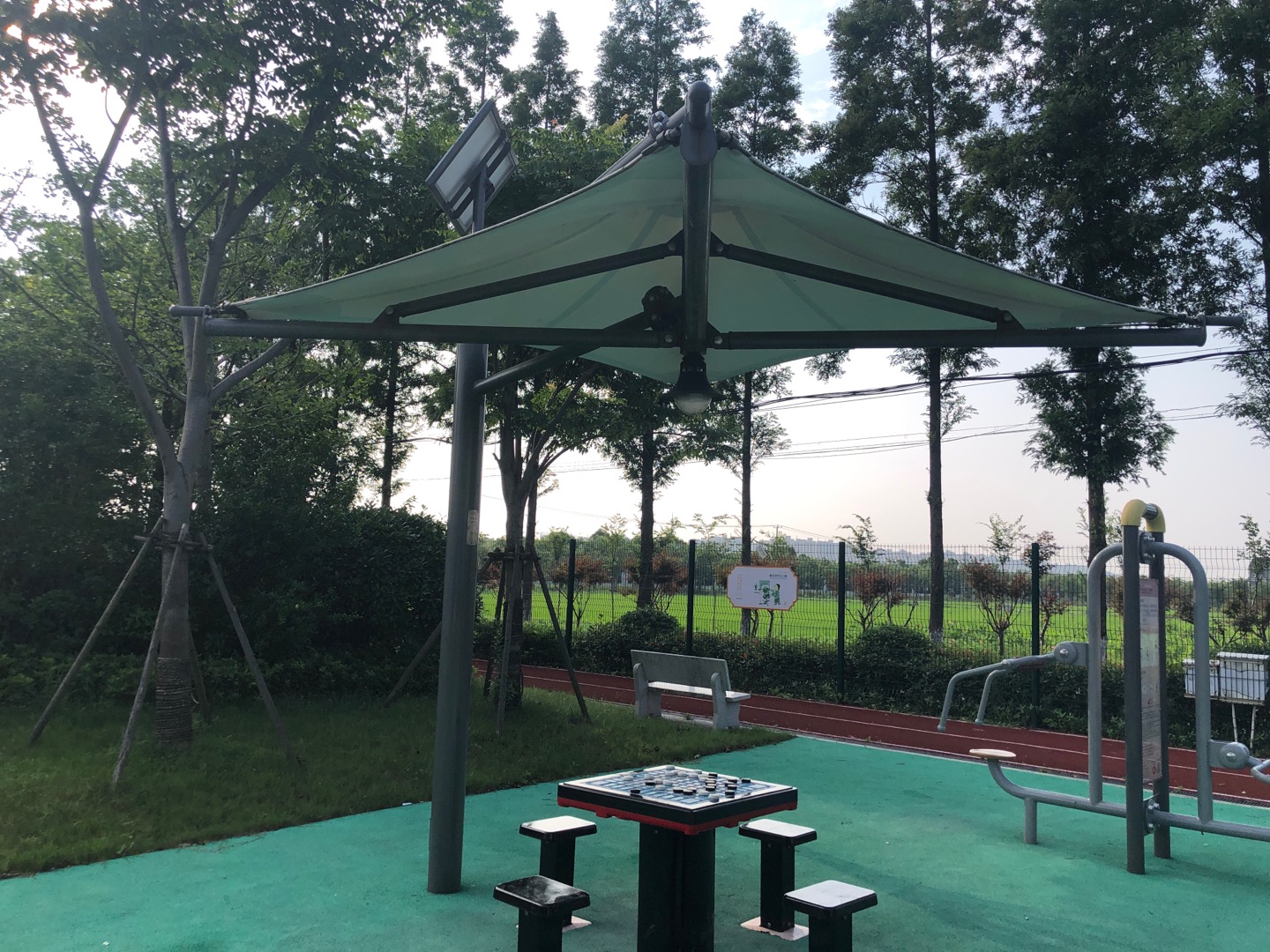 太陽(yáng)能燈光遮陽(yáng)棚 太陽(yáng)能燈光遮陽(yáng)棚