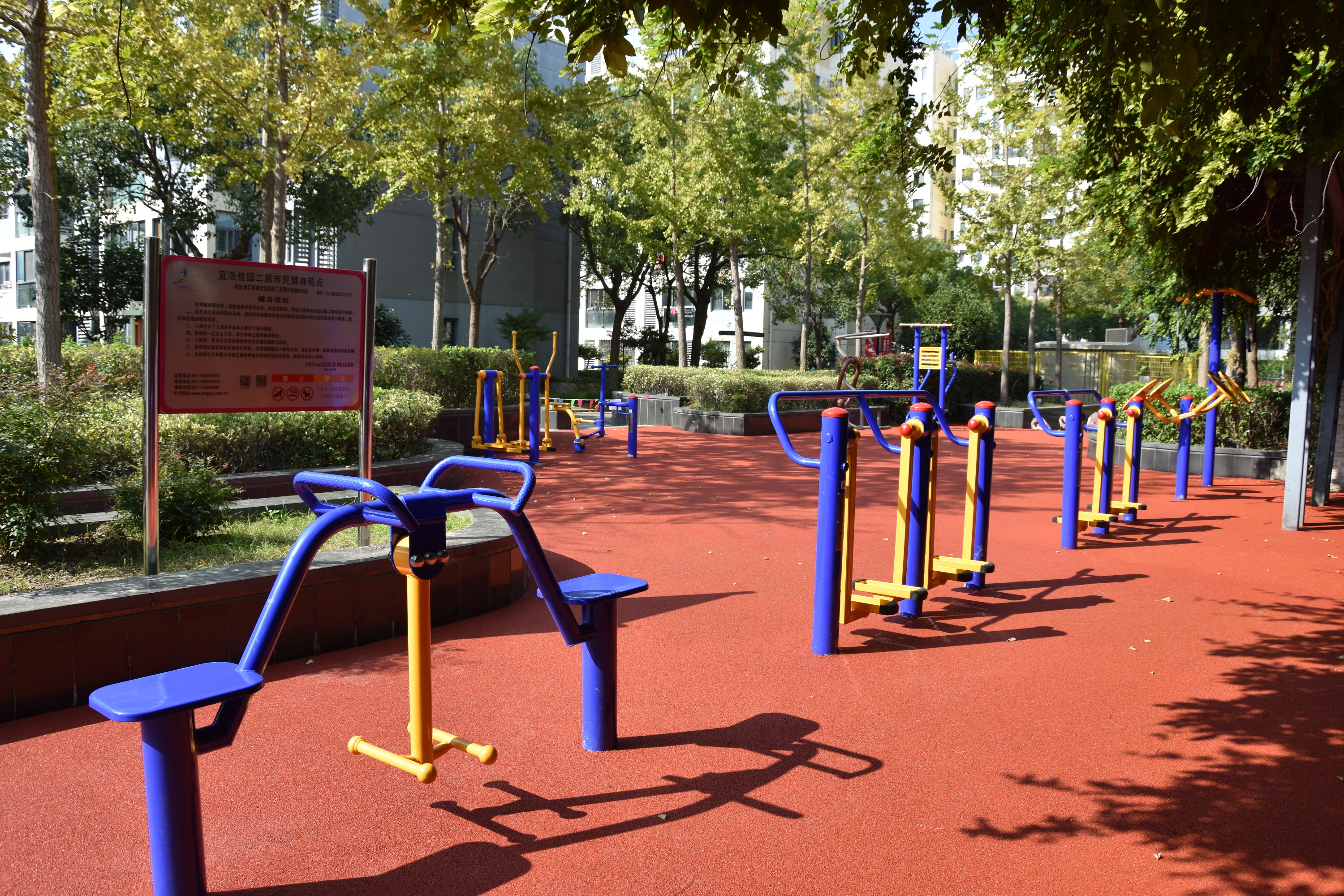 南匯新城鎮(zhèn)宜浩佳園二居委竹柏路366弄人行通道