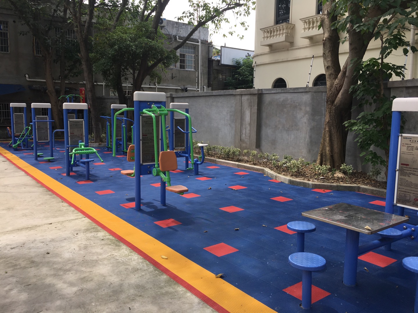 大華一村二居委健身點(diǎn)