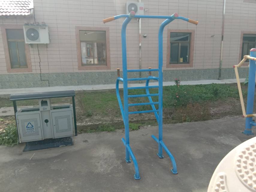 多功能訓練器 多功能訓練器