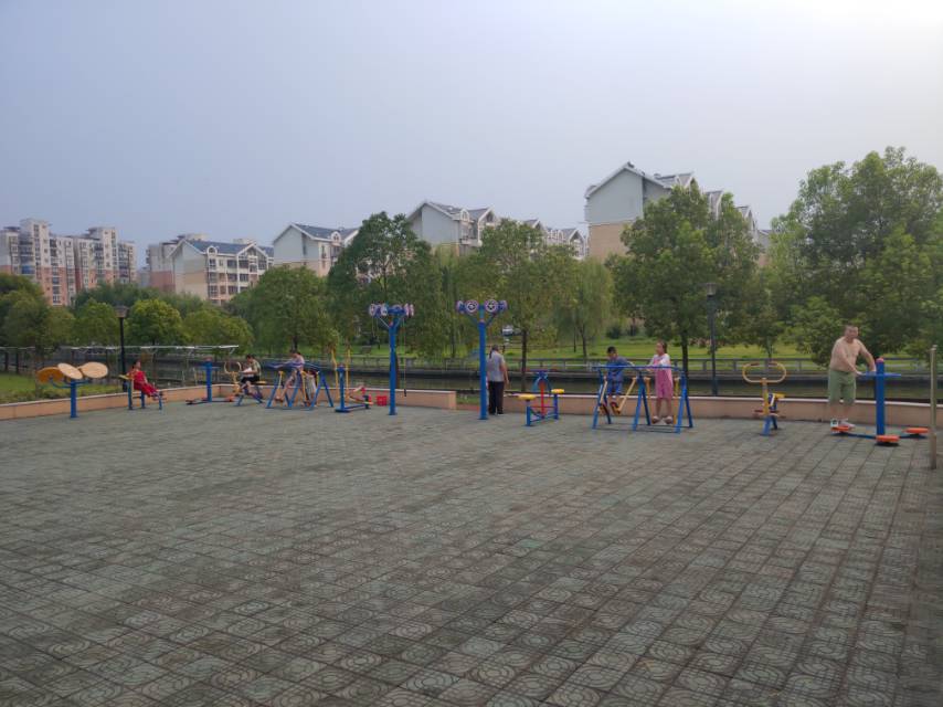 沁樂小區(qū)健身點