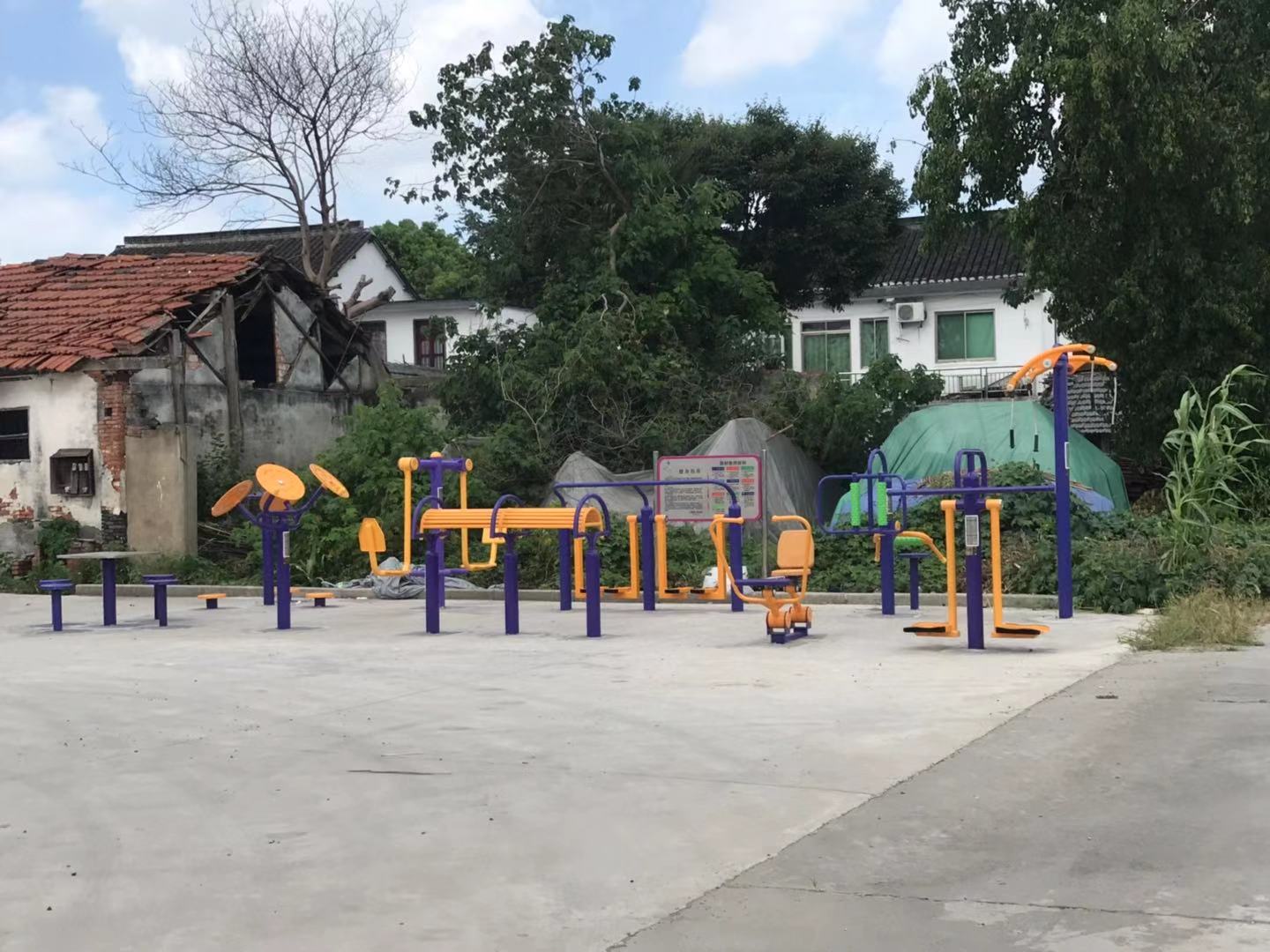 白鶴鎮(zhèn)曙光村二組益智健身點(diǎn)