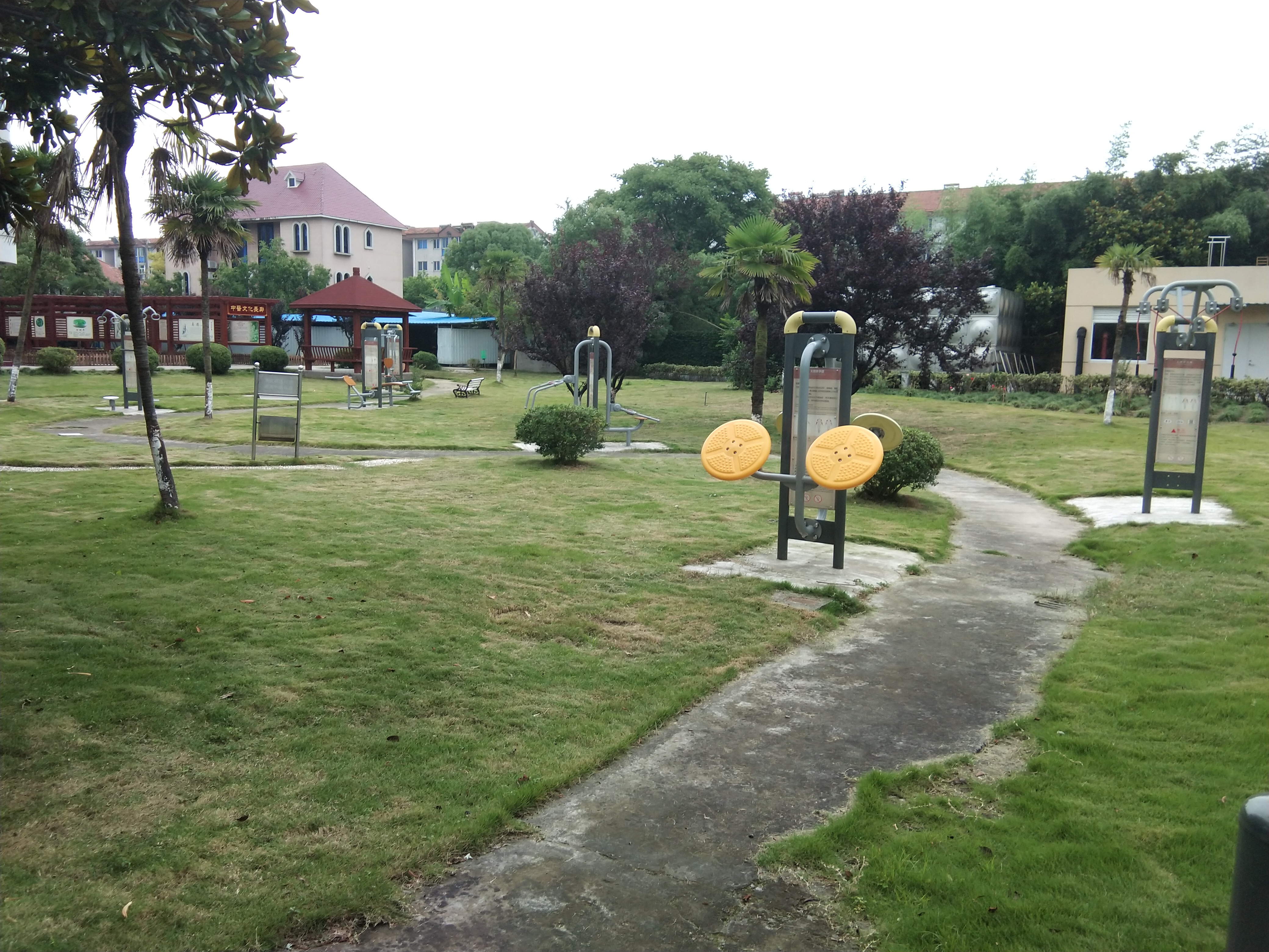 奉城鎮(zhèn)洪廟護(hù)理院市民益智健身苑點(diǎn)